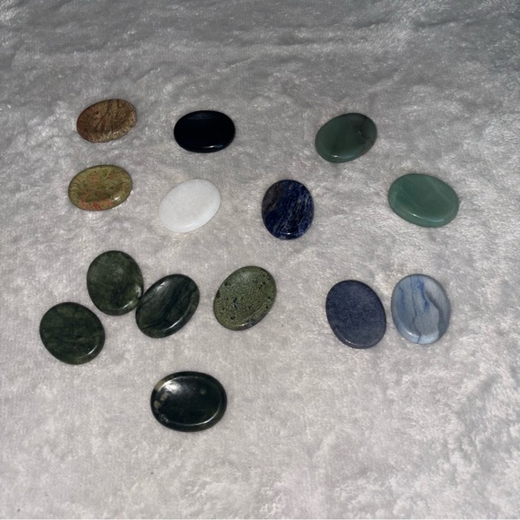 ✨ Natural Crystal Worry Stone | Pocket Palm Stone | Anxiety Relief & Meditation - Picture 1 of 7